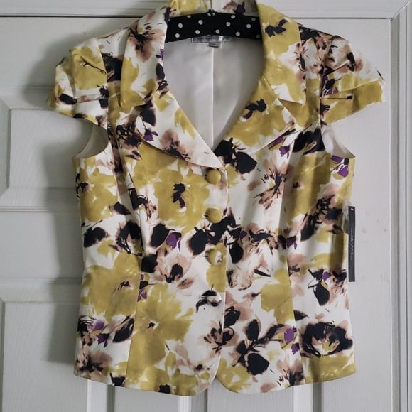 TAHARI floral print set skirt and jacket